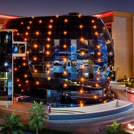 מלון Crowne Plaza Doha - The Business Park By Ihg מראה חיצוני תמונה The mall's main entrance