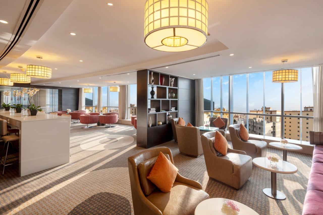 מלון Crowne Plaza Doha - The Business Park By Ihg מראה חיצוני תמונה The Club lounge at Singapore Changi Airport
