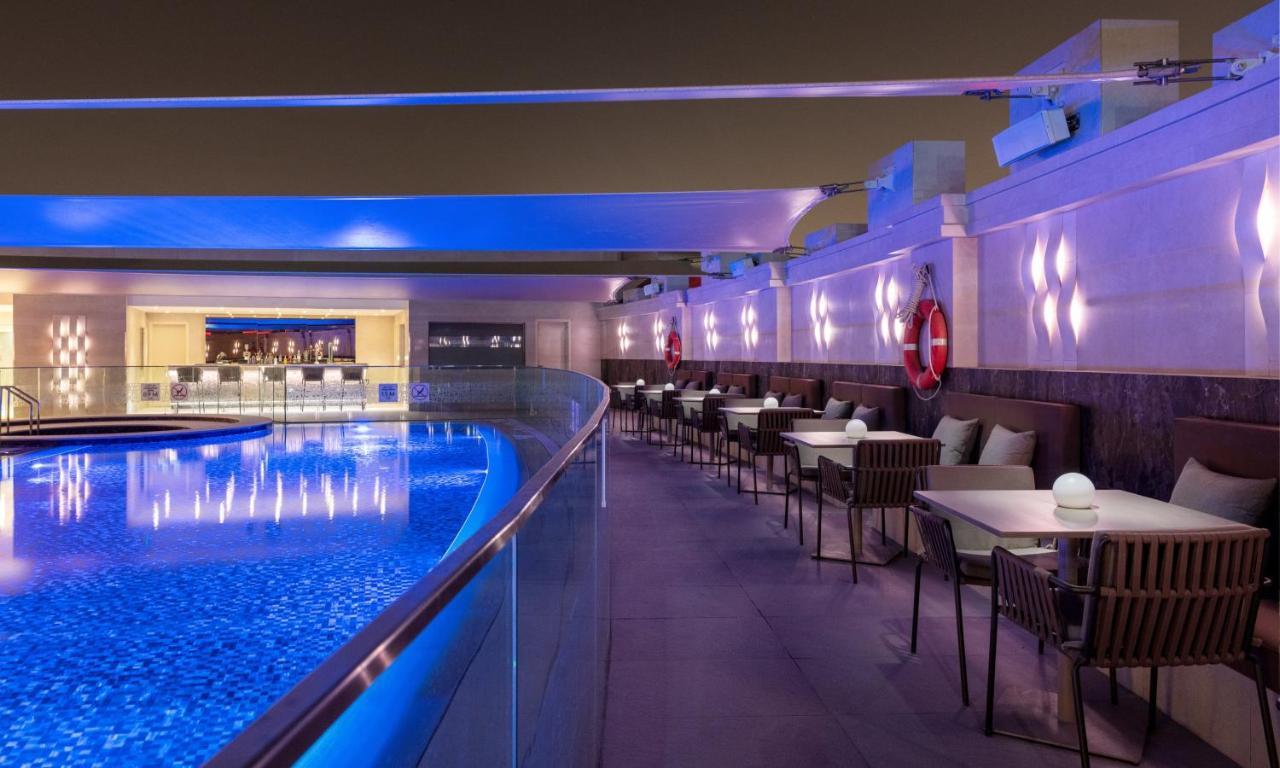 מלון Crowne Plaza Doha - The Business Park By Ihg מראה חיצוני תמונה The pool at the hotel