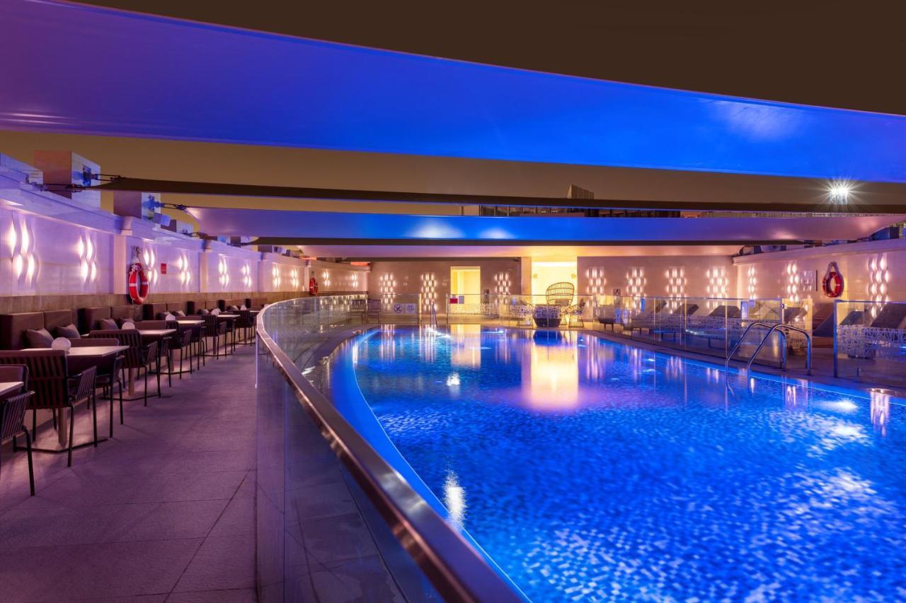 מלון Crowne Plaza Doha - The Business Park By Ihg מראה חיצוני תמונה The pool at the hotel