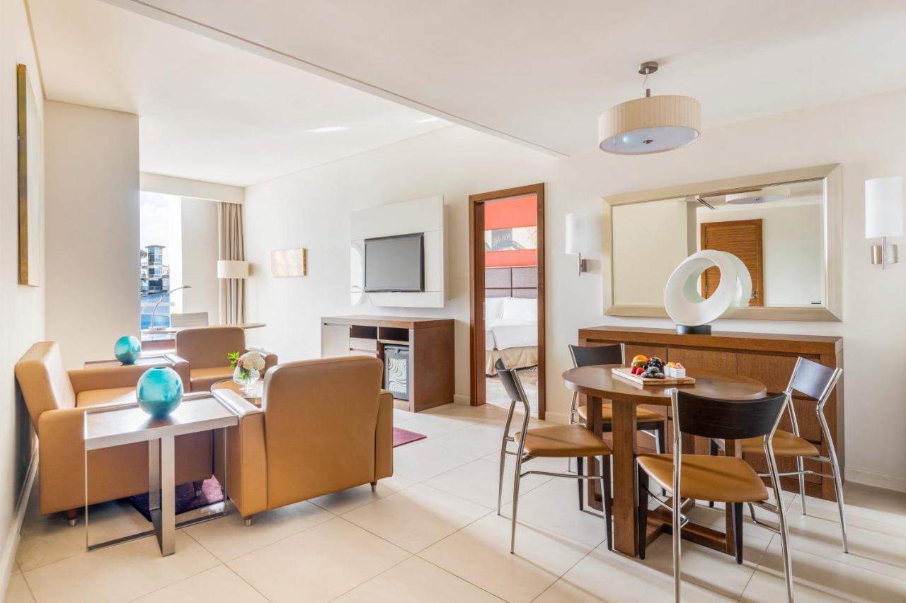 מלון Crowne Plaza Doha - The Business Park By Ihg מראה חיצוני תמונה A suite at the hotel