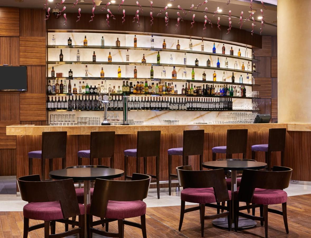 מלון Crowne Plaza Doha - The Business Park By Ihg מראה חיצוני תמונה The bar at the lounge