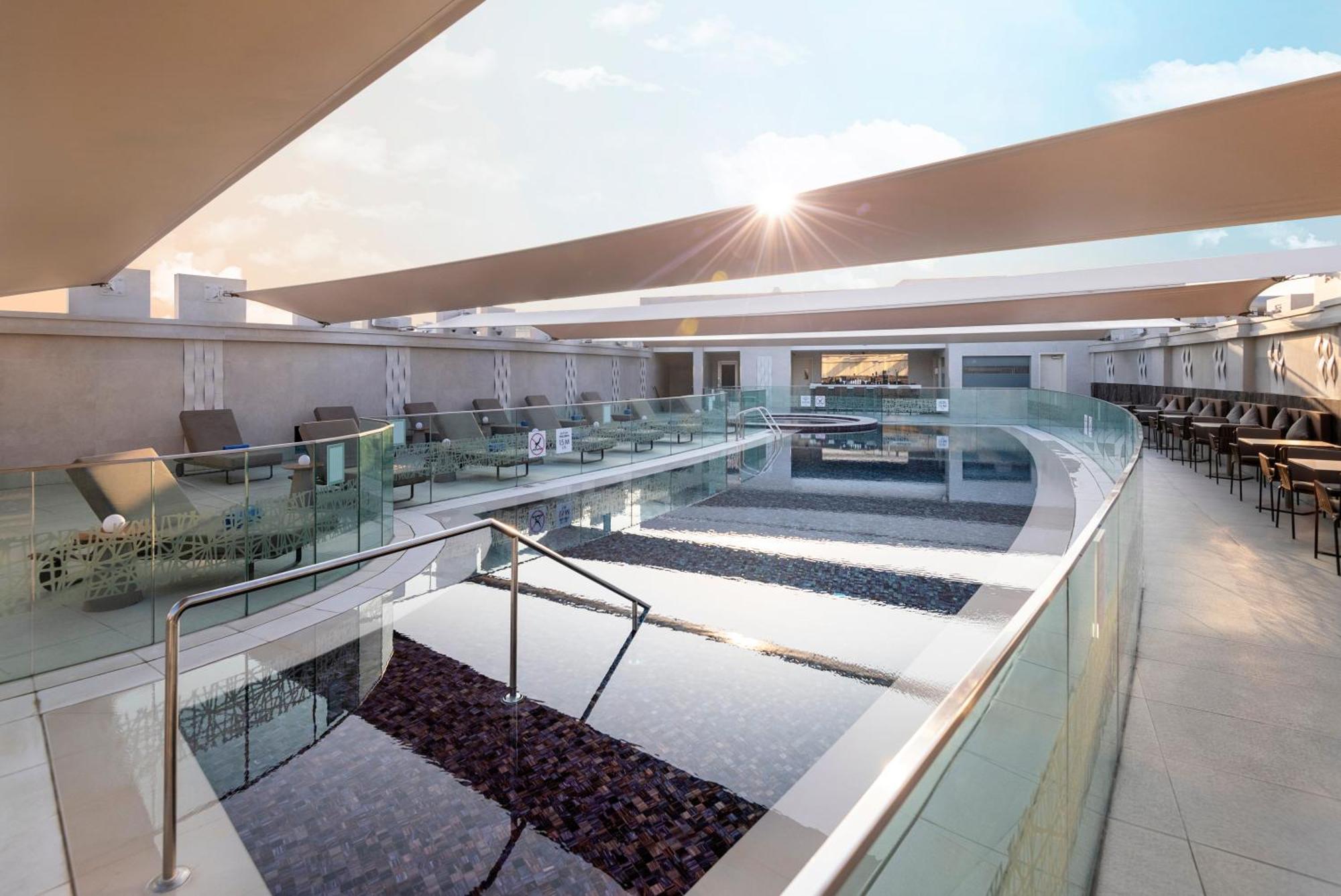 מלון Crowne Plaza Doha - The Business Park By Ihg מראה חיצוני תמונה The Sky Bar